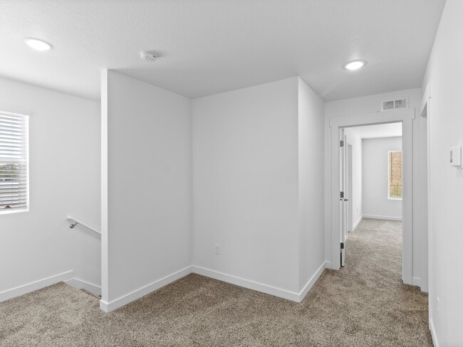 Building Photo - 1542 N 1870 E