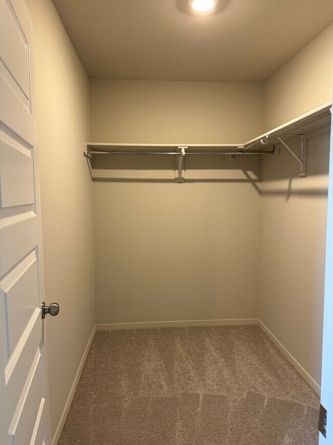 Building Photo - Brand-new 3 bedroom, 2 bath home located in historic Claremore