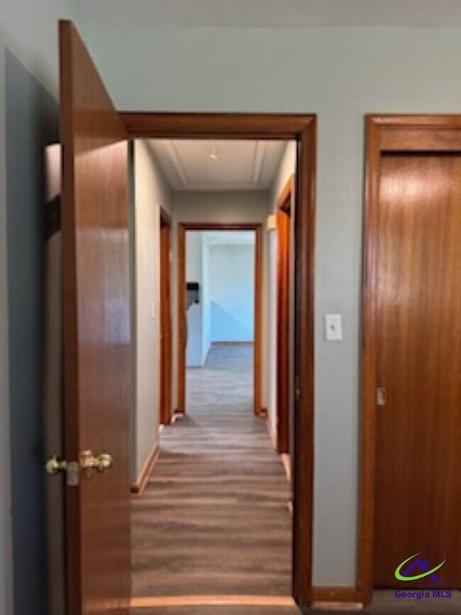 Building Photo - 106 Eleanor Cir