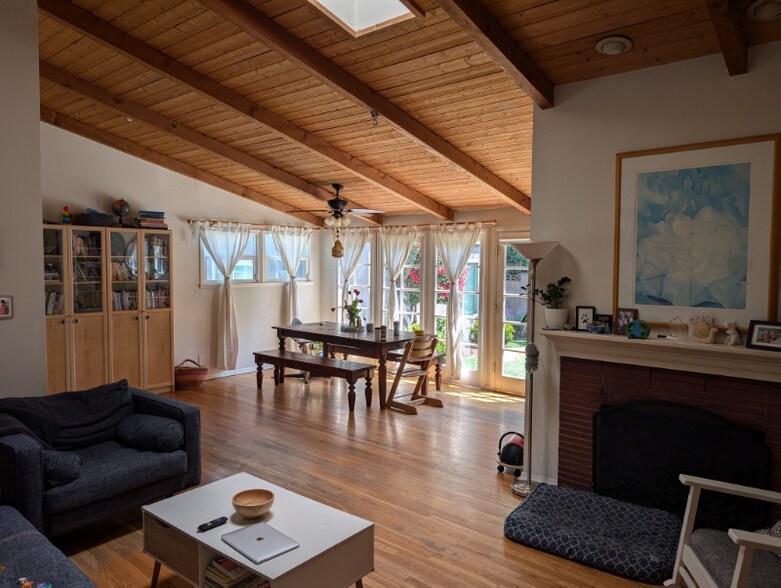 Building Photo - 8120 Paso Robles Ave