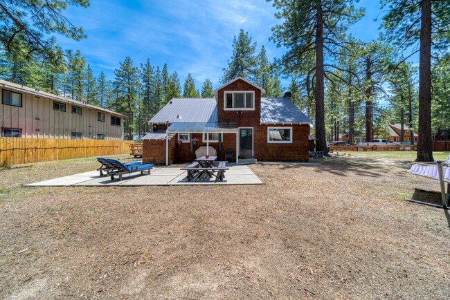 Building Photo - Lovely home with lake views available for ...
