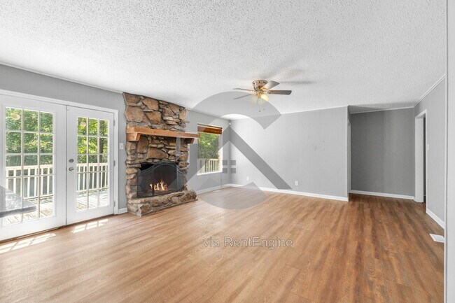 Building Photo - 108 Robin Ln