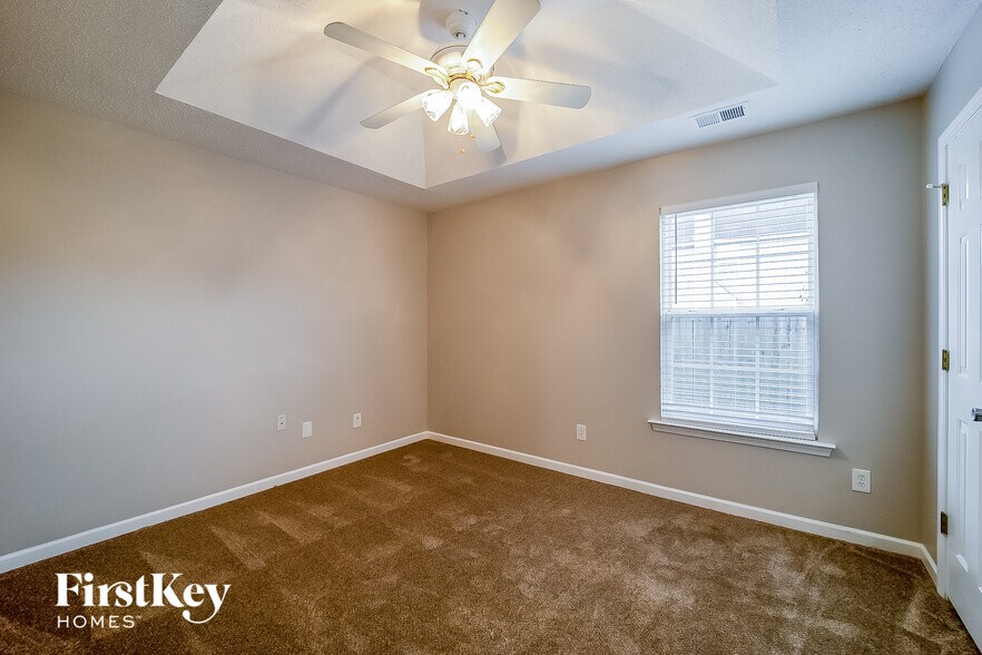 Building Photo - 404 Meadowview Trail