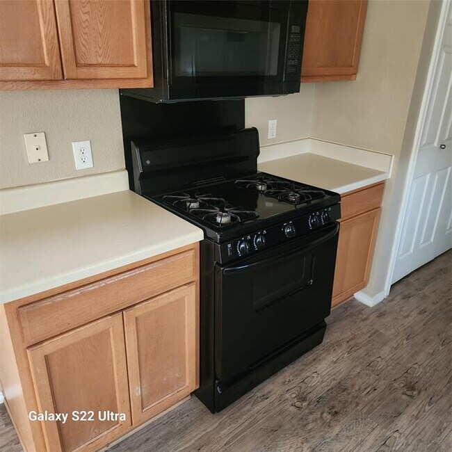 Building Photo - 2341 Bluffstone Dr