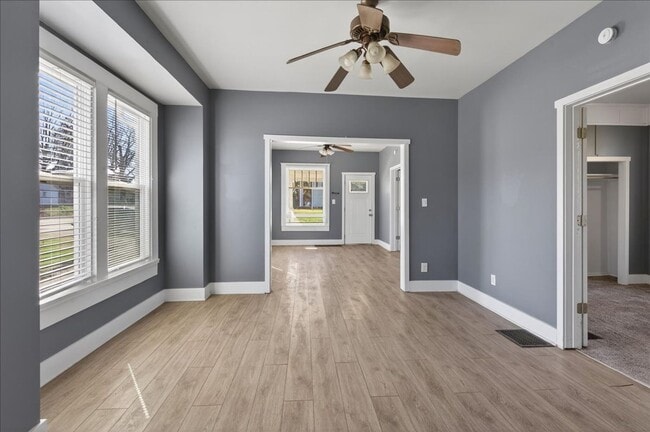 Building Photo - 108 W Broad St