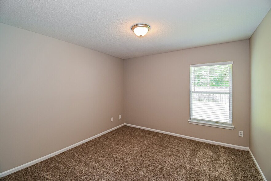 Building Photo - 9225 Hawks Run Ln