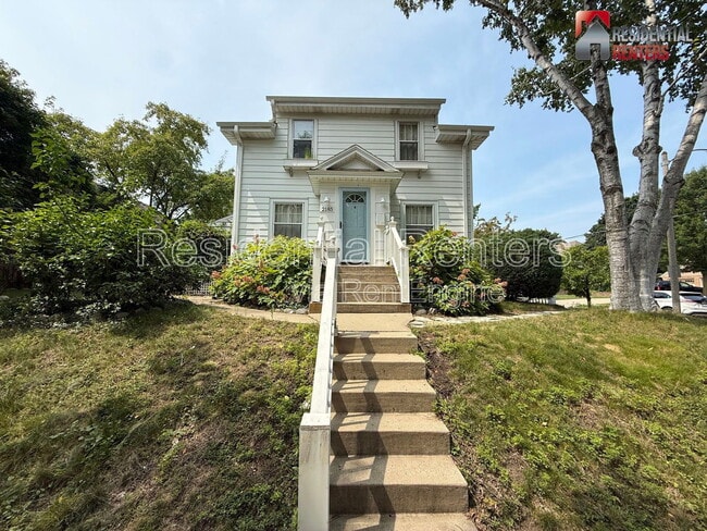 Building Photo - 2185 N 70th St