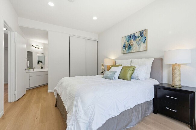 Building Photo - New Remodeled, Downstairs with Two Patios, Gated Community with Pool