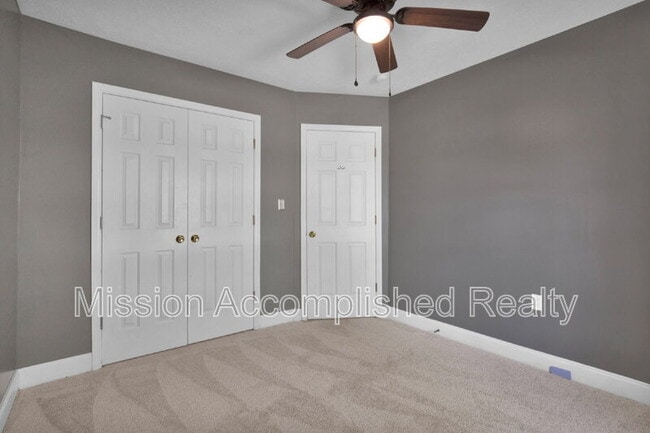 Building Photo - 304 Hawthorn Dr