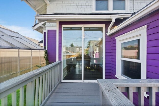 Building Photo - Spacious 3-Bed Tacoma Home w/ Office, A/C,...