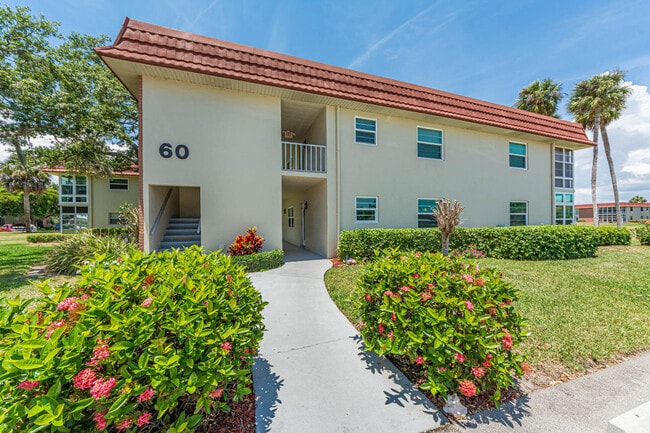Building Photo - 60 Woodland Dr