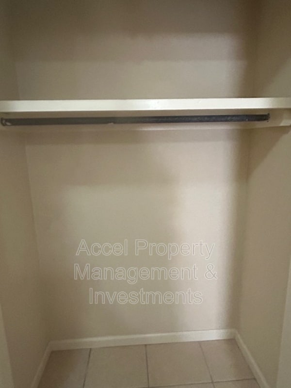 Building Photo - 2405 Mimosa St