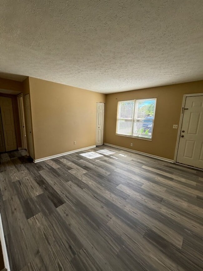 Building Photo - 409 Shelby Ave