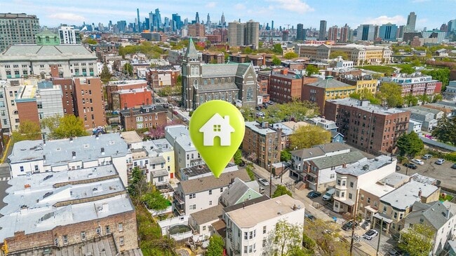 Building Photo - 239 Baldwin Ave