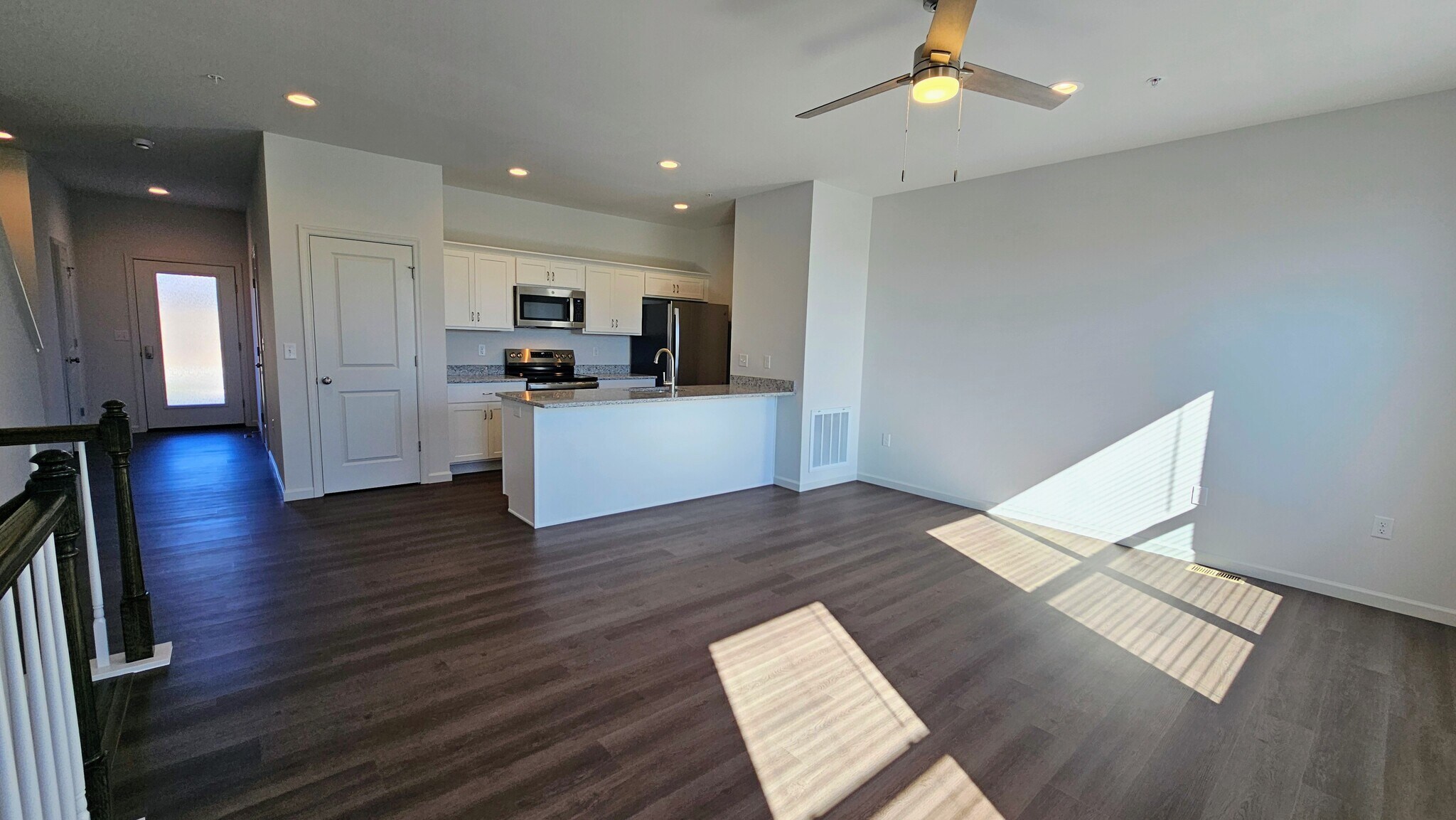 Building Photo - 61 N Conifer Dr