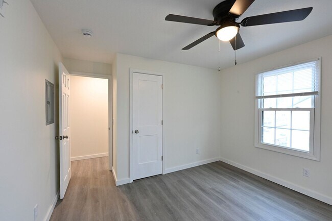 Building Photo - 108 Western Ave