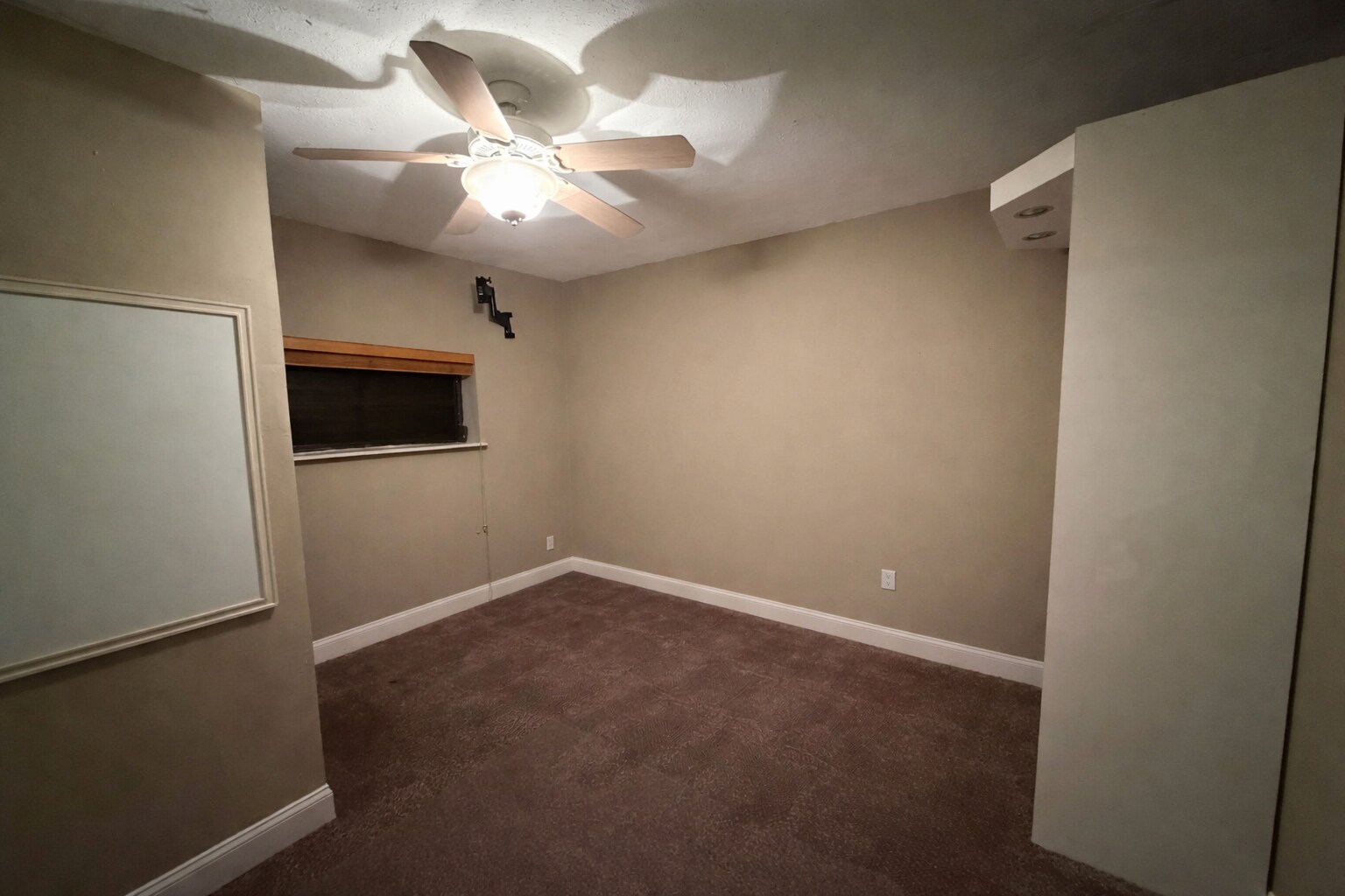 Building Photo - 6610 Golden Gate Pky