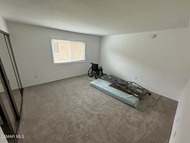 Building Photo - 13042 Riverside Dr