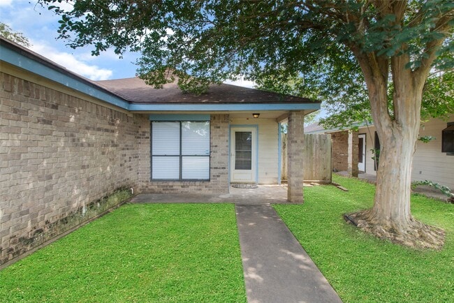 Building Photo - 2417 Hedgerose Ln