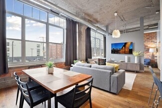 Building Photo - 521 S 7th St