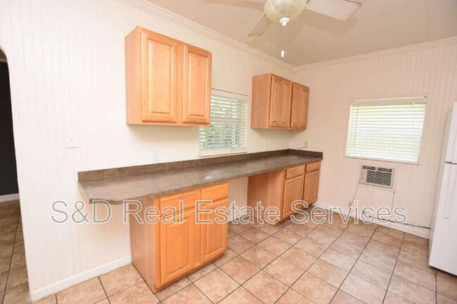 Building Photo - 928 E Valencia St