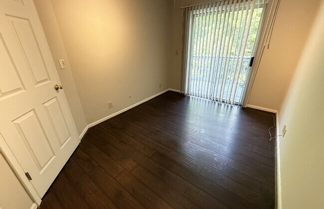 Building Photo - 3227 Bishop St