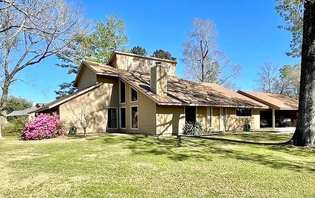 Building Photo - Spacious 3BR/2.5BA Retreat in Briarwood Estates – 3,000 Sq Ft, Updated & Full of Character!