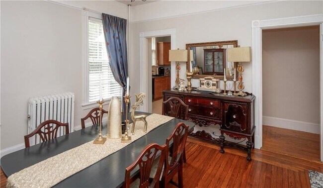 Building Photo - 3 Pell St