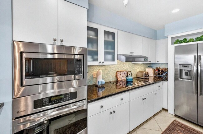 Building Photo - 4447 Southwinds Dr