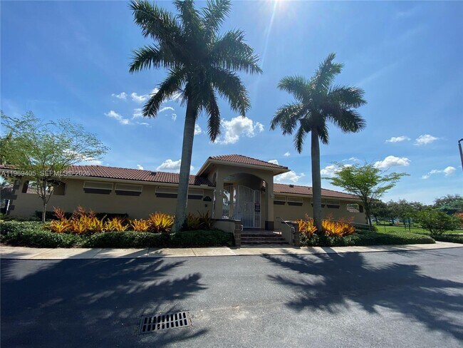 Building Photo - 1978 SE 23rd Terrace