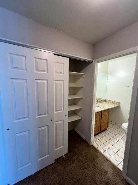 Building Photo - 5750 Abbey Dr