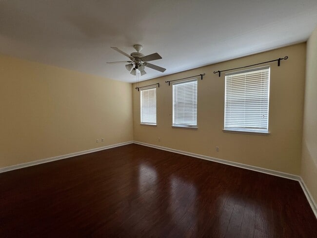 Building Photo - 3687 Longfellow Rd