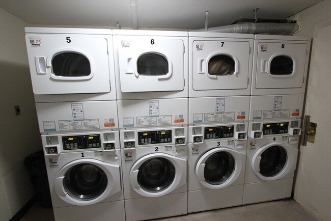 Building Photo - 139 King St