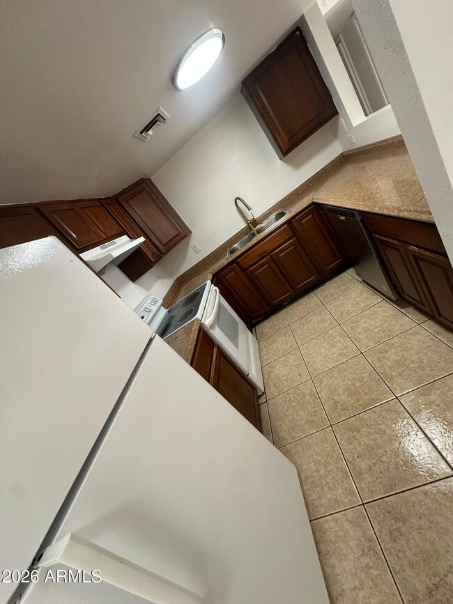 Building Photo - 2684 N 43rd Ave
