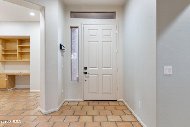 Building Photo - 2320 S Sorrelle