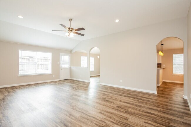 Building Photo - 105 Cherokee Dr