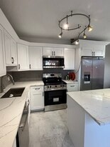 Building Photo - 3161 Meridian Way S