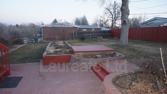 Building Photo - 1010 W Stanford Dr