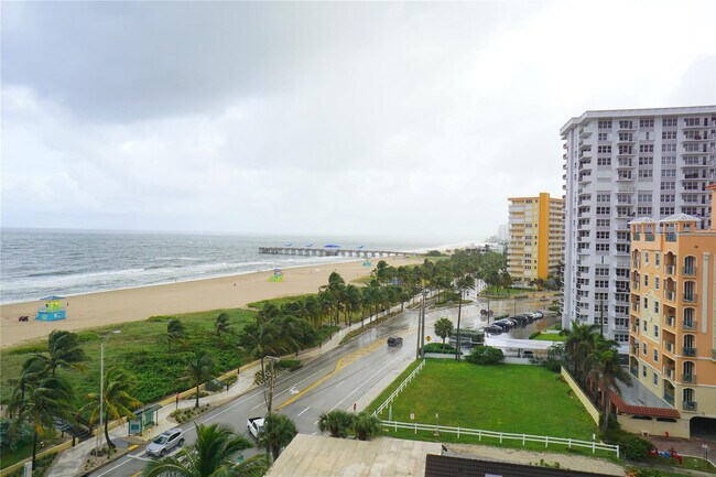 Building Photo - 525 N Ocean Blvd