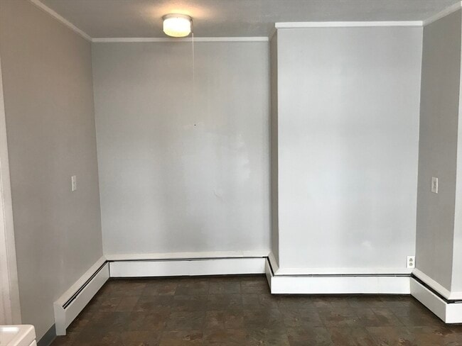 Building Photo - 113 Ashland St