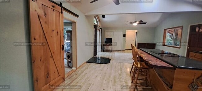 Building Photo - Sunlit Sanctuary in the Redwoods