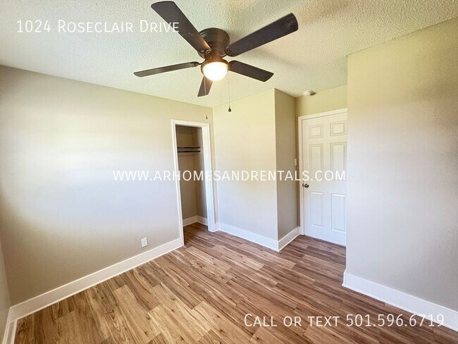 Building Photo - 1024 Roseclair Dr