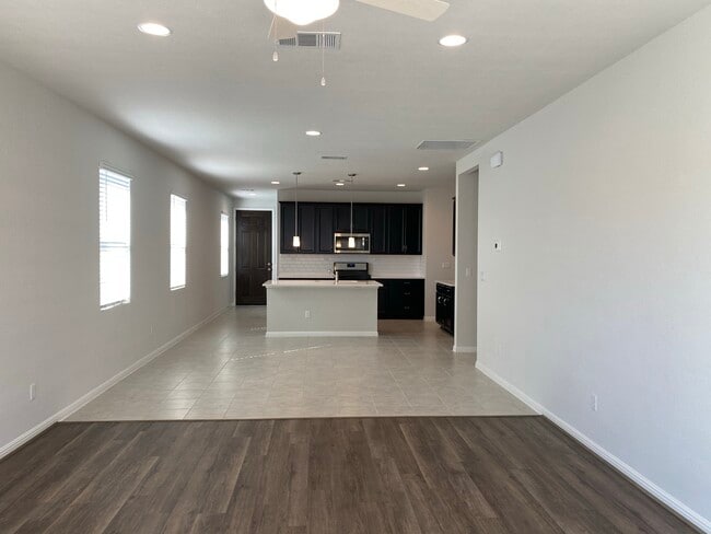 Building Photo - 384 Gaida Loop