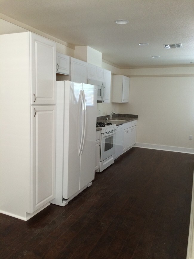 Kitchen - 1321 G St