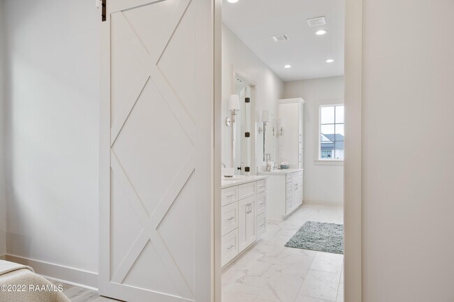 Building Photo - 103 Wishing Wl Dr