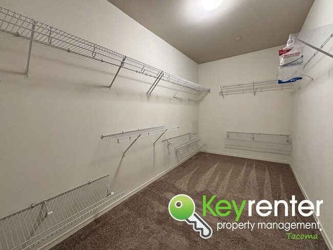 Building Photo - Spacious 4-Bedroom, 2.5 Bath Dupont Rental...