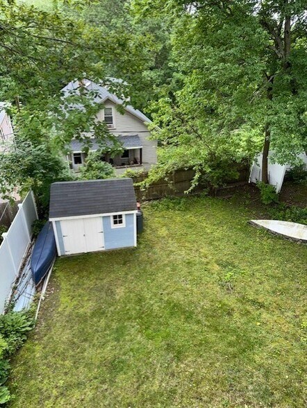 Building Photo - 117 Brown Ave