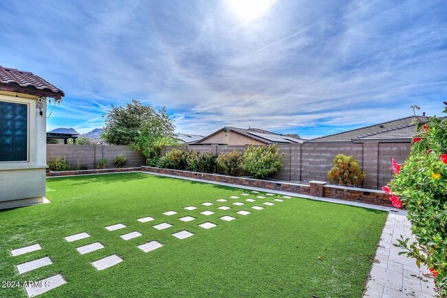 Building Photo - 7433 W Maya Way