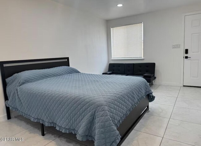Building Photo - 408 San Blas Dr