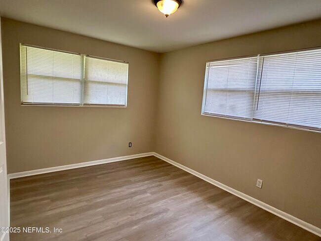 Building Photo - 6863 Cinderella Rd
